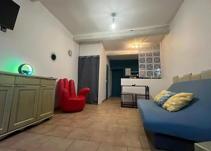 Cosy Proche Salagou Apartmán *